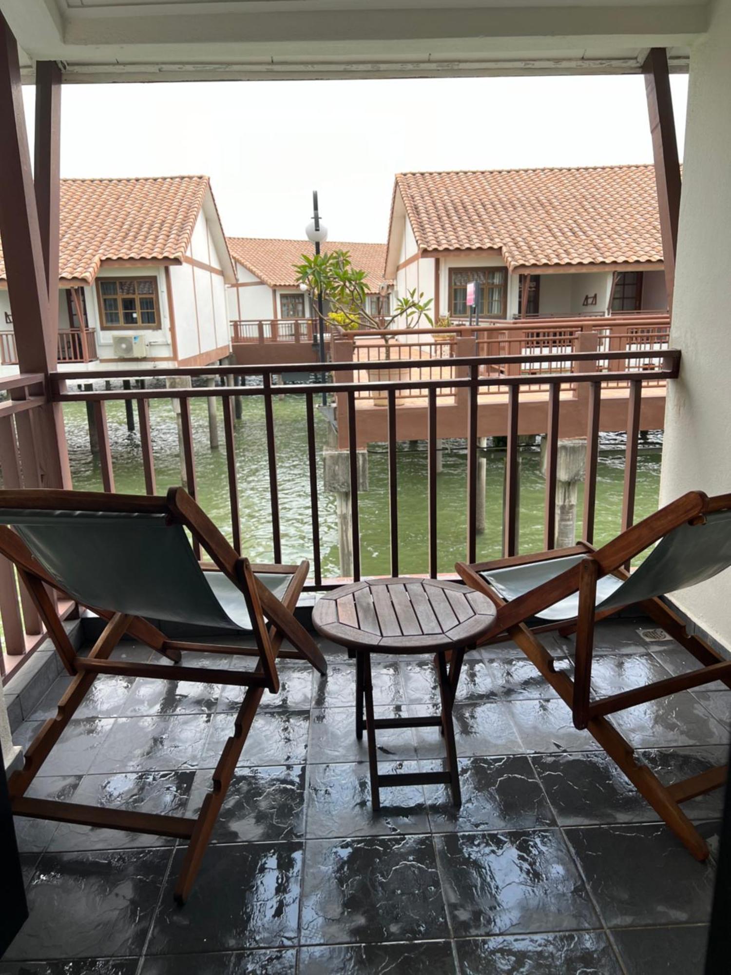 Water Chalet Pd Private Unit Port Dickson Exterior photo